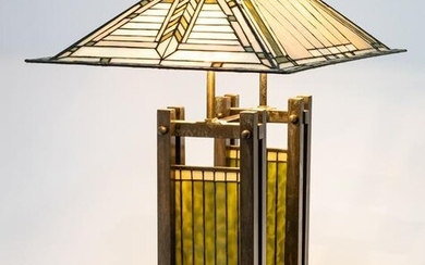 ATTR. DALE TIFFANY SLAG GLASS & BRONZE PATINATED LAMP