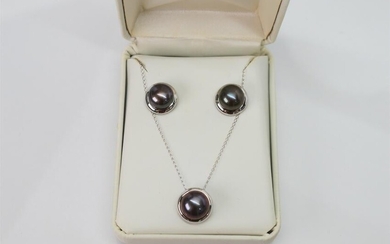 Akoya Button Pearl 14 K White Gold Jewelry Set