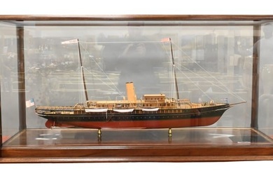 American Steam Yacht Model in Glass and Wood Case "Corsair"