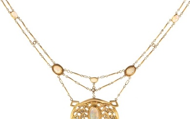 An Art Nouveau Opal Pendant Necklace in 14K