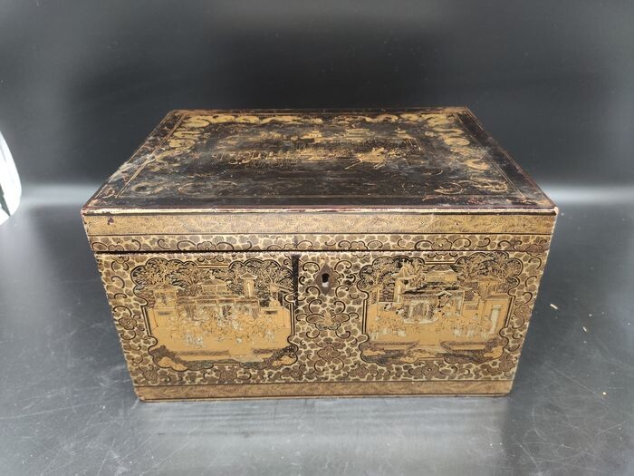 Box, Tea caddy - Lacquer, Tin, Wood - life scene - Canton - China - Daoguang (1821-1850)
