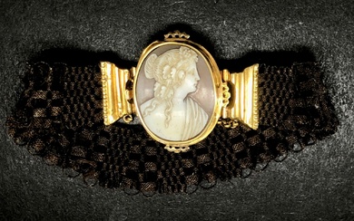 Bracelet ancien, le fermoir en or jaune 18K.... - Lot 45 - Chayette & Cheval