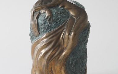 Bronze sculpture of a mourning lady, partly patinated, h. 27 cm, Provenance: Landgoed Altembrouck