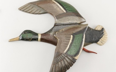 CHARLES HART MALLARD DRAKE PLAQUE Mallard with glass eye and positioned in flying form. Width 18".