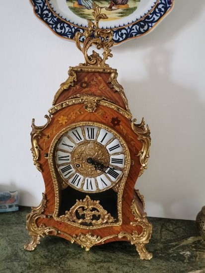 Cartel clock - wood and bronze - Second half 20th century