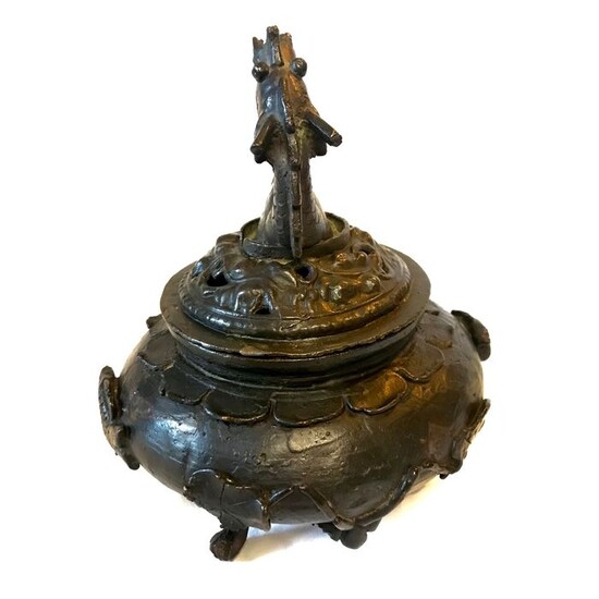 Censer (1) - Bronze - water dragon - signé en dessous - encensoir en bronze - Indochina - Late 19th - early 20th century