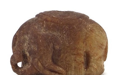 Chinese russet jade carving of a elephant, 4.5cm in length