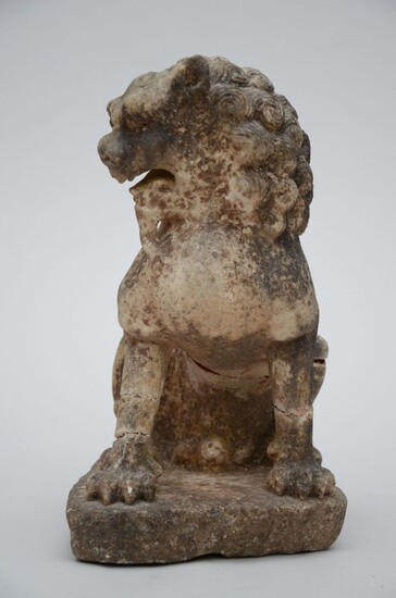 Chinese sculpture in white marble 'Foo dog' (*) (34cm)