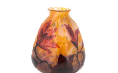 Daum Frères | GLASS VASE WITH MAGNOLIA BRANCHES