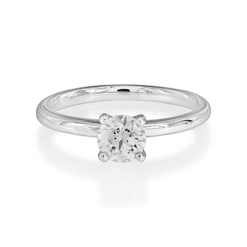 Diamond ring set with 0.7ct. diamond. This Diamond Solitaire...