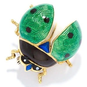 ENAMEL NOVELTY BUG BROOCH in yellow gold, depicting a