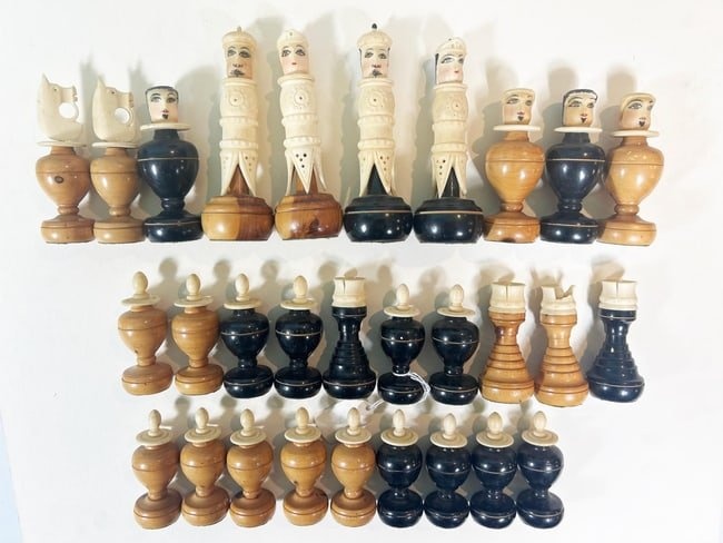 Early 20th Century Mexican 'Pulpit' Style Carved Bone and Wooden Chess Set