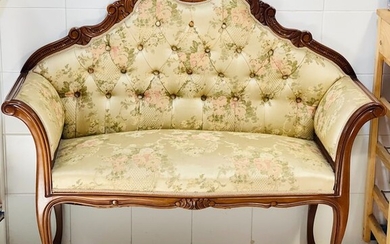 Elizabethan Triplet Capitone Upholstery - Mahogany, Textiles - Late 19th / early 20th century