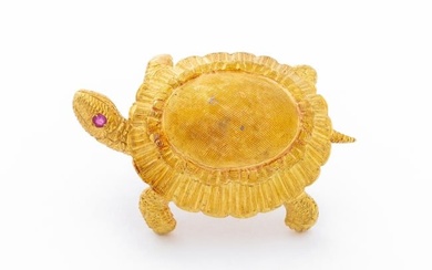 Italian 18K Yellow Gold Ruby Turtle Pin