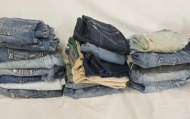 LOT OF 37 PAIRS OF VINTAGE LEVI'S JEANS. ALL ARE