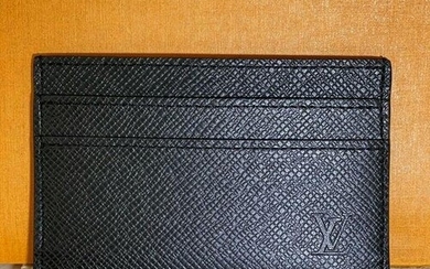 LOUIS VUITTON Taiga Leather Double Card Holder Wallet