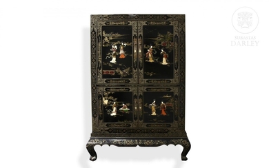 Lacquered wood sideboard, China, 20th century