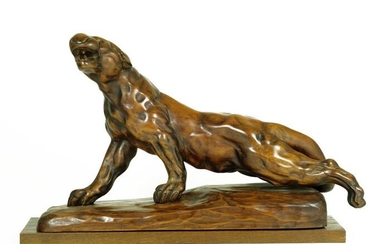 Large sculpture of a wounded lioness after the example of Charles Valton - Wood - ca. 1925