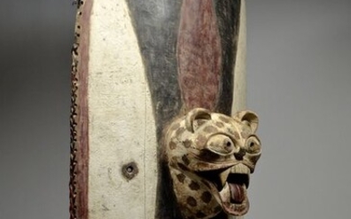 Large zoomorphic shield - Raphia, Wood, Pigment - Rare - LUBA / SONGYE - Democratic Republic of Congo