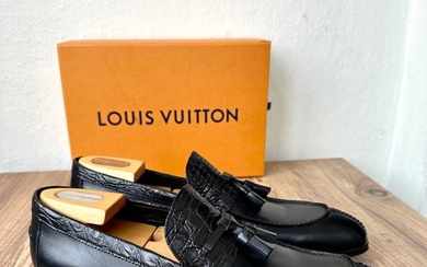 Louis Vuitton - Loafers - Size: Shoes / EU 42.5, UK 8,5