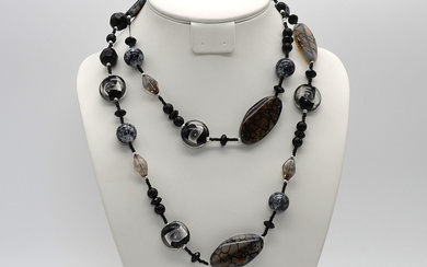 MURANO GLASS NECKLACE WITH CARNELIAN PEARLS, IN BLACK-SILVER, APPROX. 100CM,VINTAGE.