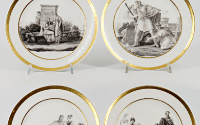 Manifattura del secolo XIX. Quattro piatti in porcellana decorata in monocromo nel cavetto con scene allegoriche e bibliche, profili in…