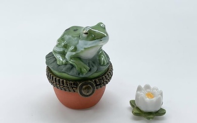 Midwest Treasure Box, Mini Frog with Water Lily