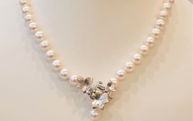 NO RESERVE PRICE - 925 Silver - 9x10mm Lustrous Freshwater Pearls - Necklace