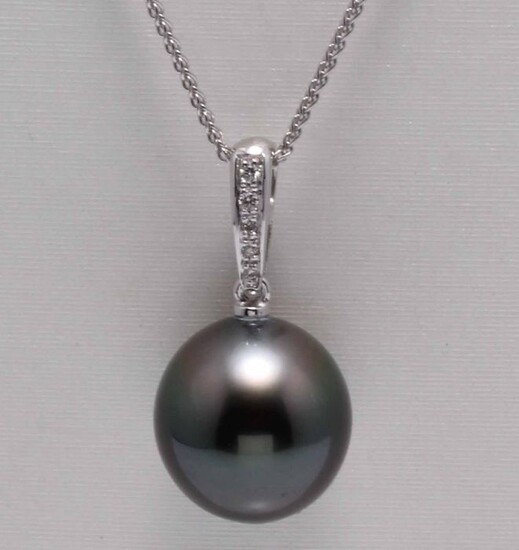 No reserve price - 14 kt. White Gold - 13mm Black Tahitian Pearl Drop - Necklace with pendant - 0.04 ct