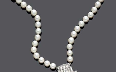 PEARL AND DIAMOND NECKLACE, WITH CLIP/PENDANT BY CARTIER, ca. 1930-1950.