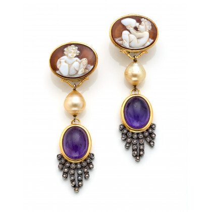 PUTTINI CAPRI Yellow gold and silver pendant earrings with cameos, pearls, cabochon amethysts and diamonds, g 38.92 circa, length cm...