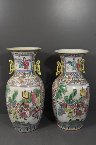 Pair of Chinese vases, early 20th century (H:40cm)