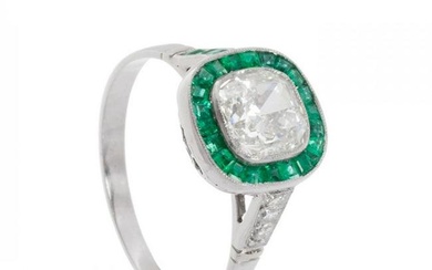 Ring in 18 kts. white gold. Square bird's eye model with central diamond with ca. 1.23 cts. and