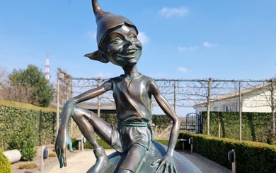 Sculpture, Xl garden gnome - Pixie - 77 cm - Patinated bronze
