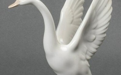 Spanish Nao By Lladro Porcelain Swan