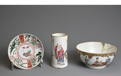 THREE CHINESE PORCELAIN ITEMS, 18/19TH CENTURY. To include a...