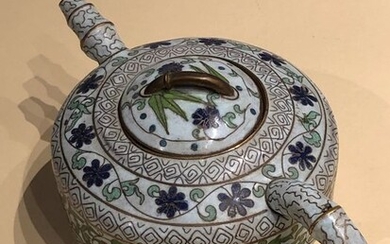 Teapot (1) - Parcel-gilt copper - China - Republic period (1912-1949)