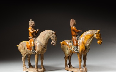 Two sancai-glazed equestrian figures, Tang dynasty | 唐 三彩騎馬俑一組兩件