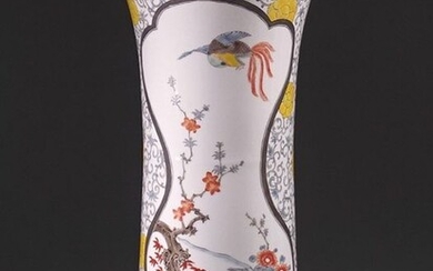 Vase - Arita - Porcelain - Very fine kakiemon style vase - Japan - First half 20th century