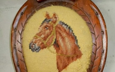 WOOD AND EMBROIDERED ARTS & CRAFTS LUCKY HORSESHOE FOOT