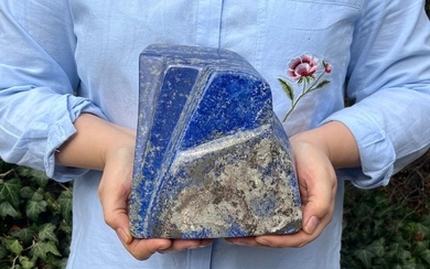 XL Lapis Lazuli in an impressionist form. Freeform - Height: 18 cm - Width: 16 cm- 3.6 kg - (1)