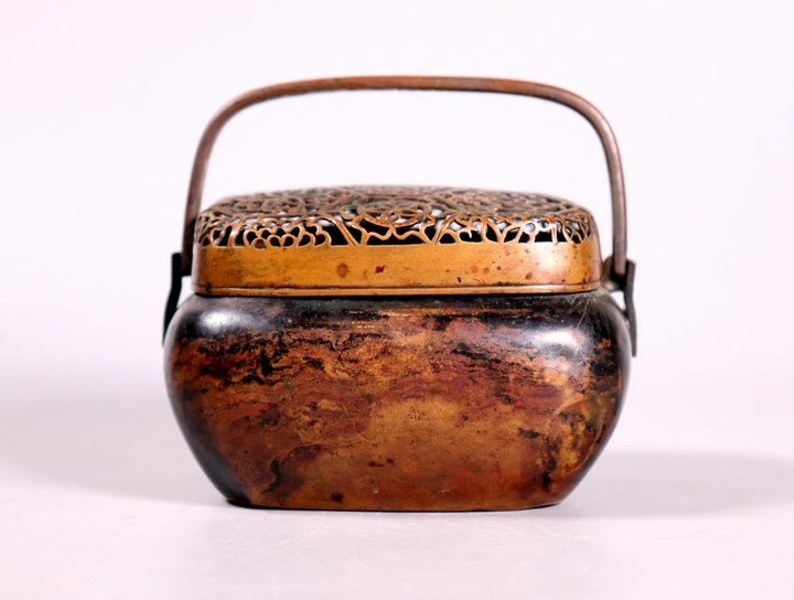 Zhang Mingqi Chinese Late Ming Bronze Hand-Warmer