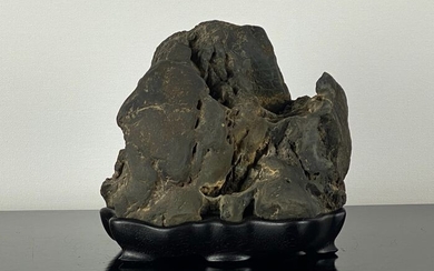 suiseki (1) - Stone - stone basin - Japan - Heisei period (1989-present)