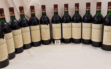 12 bottles château MAUCAILLOU 1986 MOULIS 3 damaged labels. 6 low neck.