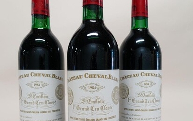 12 bouteilles CHÂTEAU CHEVAL BLANC 1984 1er GCC (A) Saint Emilion (6 légèrement bas