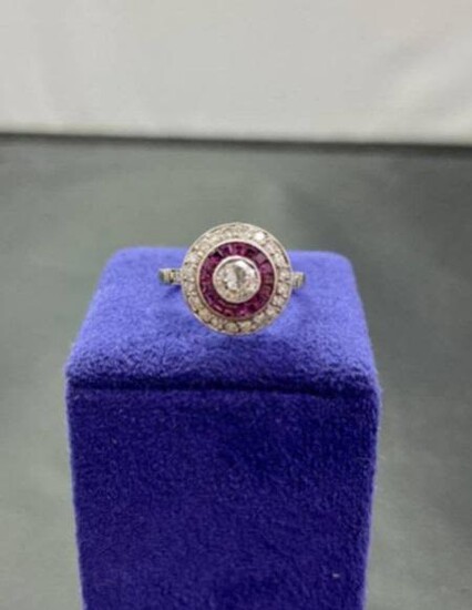 18K white gold ring with diamonds and rubies