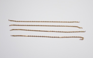 4 Morceaux de chaînes, en or, poids 8,2 gr