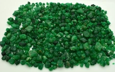 400 Grams Beautiful Emerald Rough from Swat Pakistan