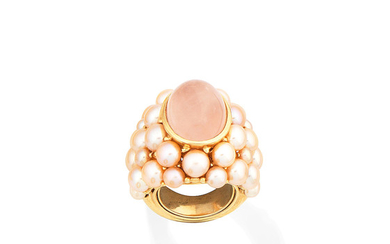 A cultured pearl and rose quartz dress ring