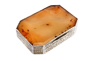 An early Victorian sterling silver gilt and dendritic agate snuff box, London 1841, makers mark obsc
